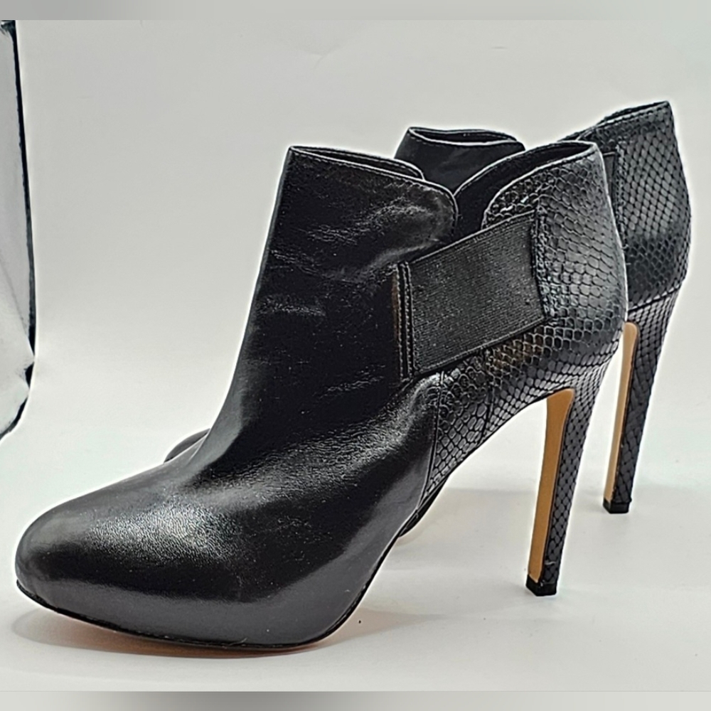 Hot Vince Camuto ankle boots